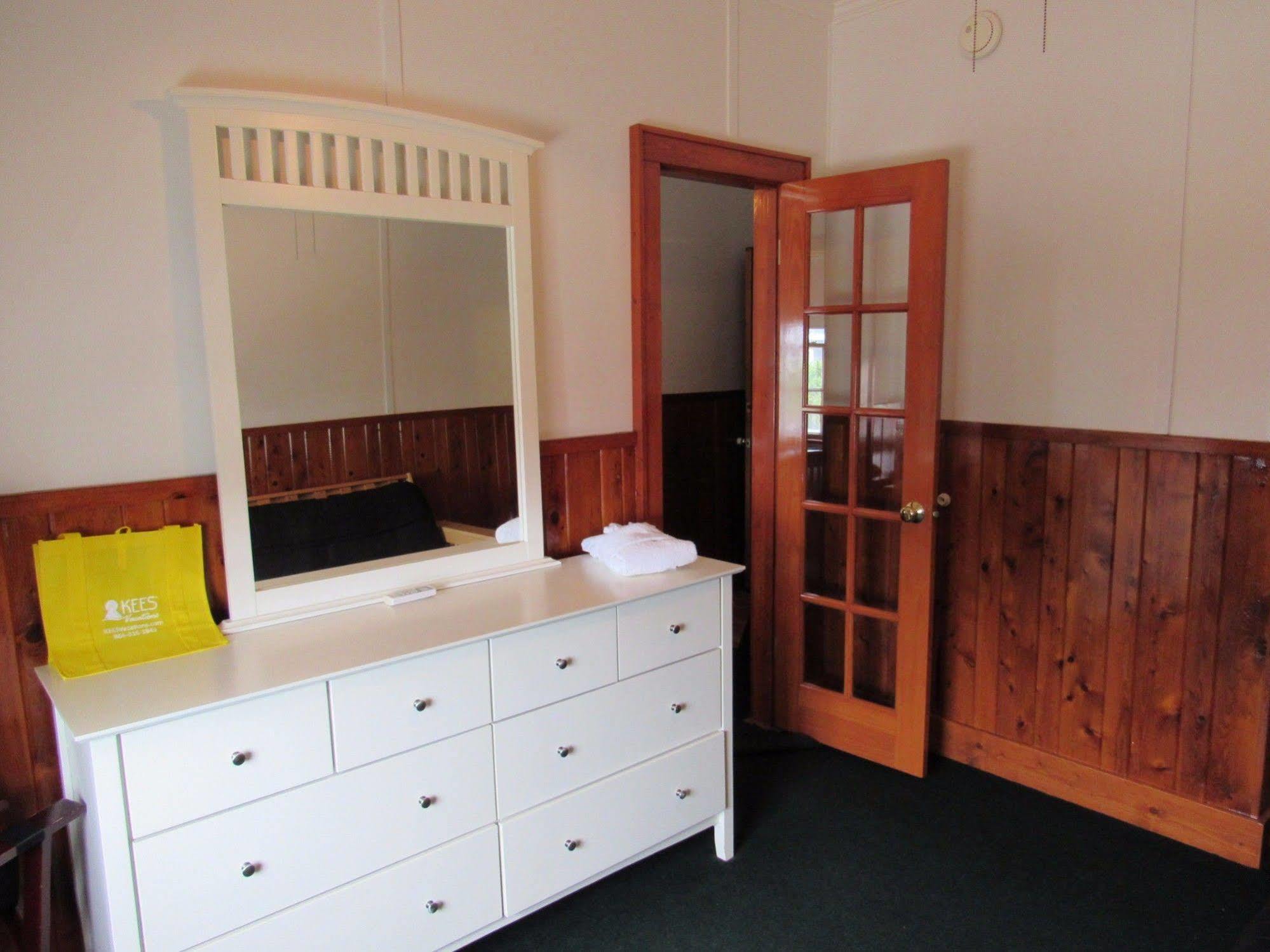 Nags Head Beach Inn Bagian luar foto